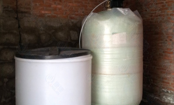 鍋爐軟水器,鍋爐軟化水裝置,離子交換器,鍋爐軟化水設(shè)備20噸/每小時(shí)-康津KF-KF-/E2-1000 單閥單罐（美國富萊克控制閥2900#7） 