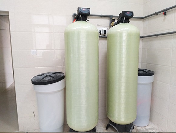 3T/H(每小時(shí)出水3噸) 全自動(dòng)軟化水設(shè)備